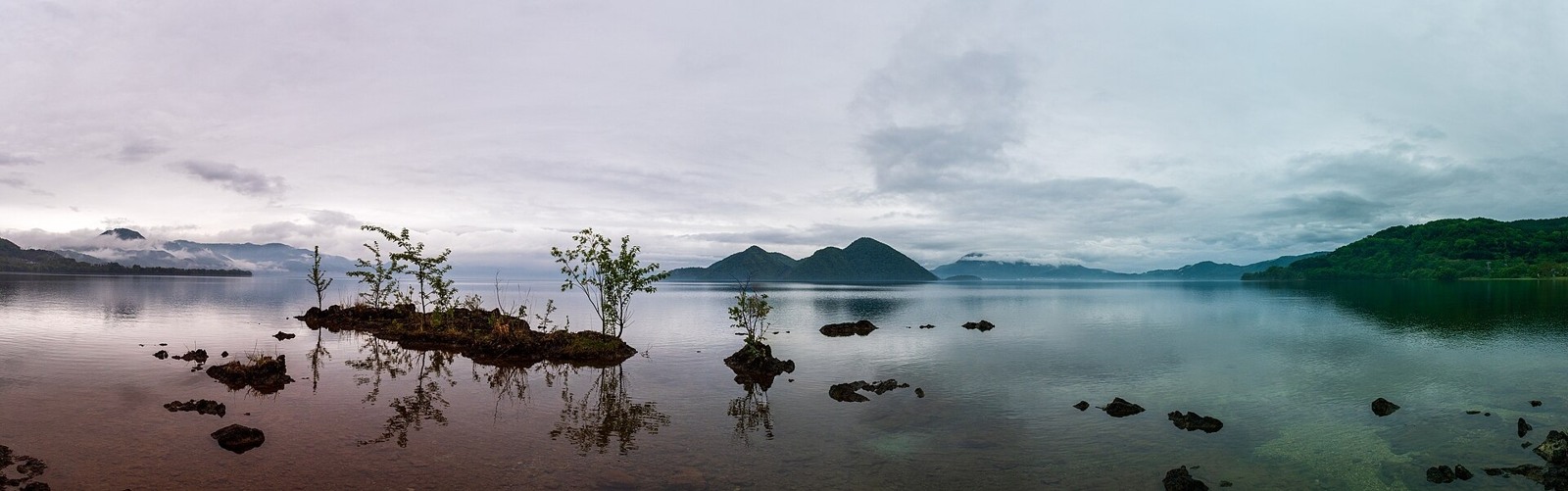 Lake Toya and its islands from Ukimido in May.