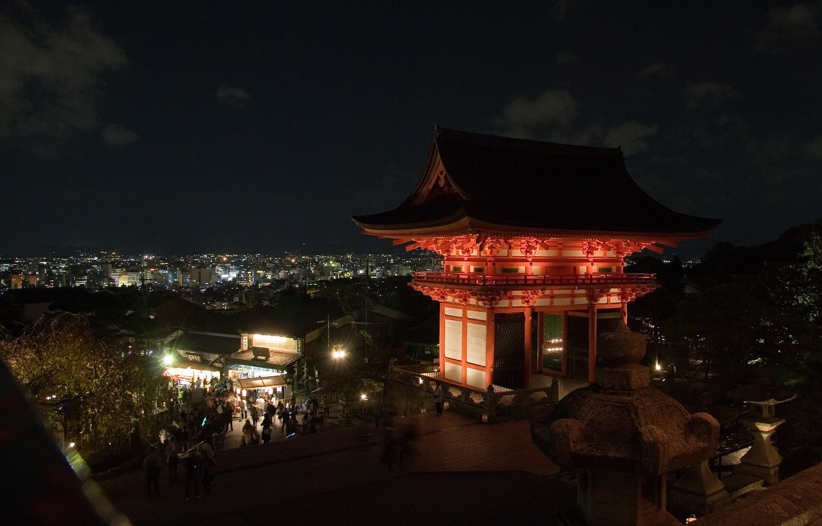 An evening view from Kiyomizu-dera toward Kyoto.