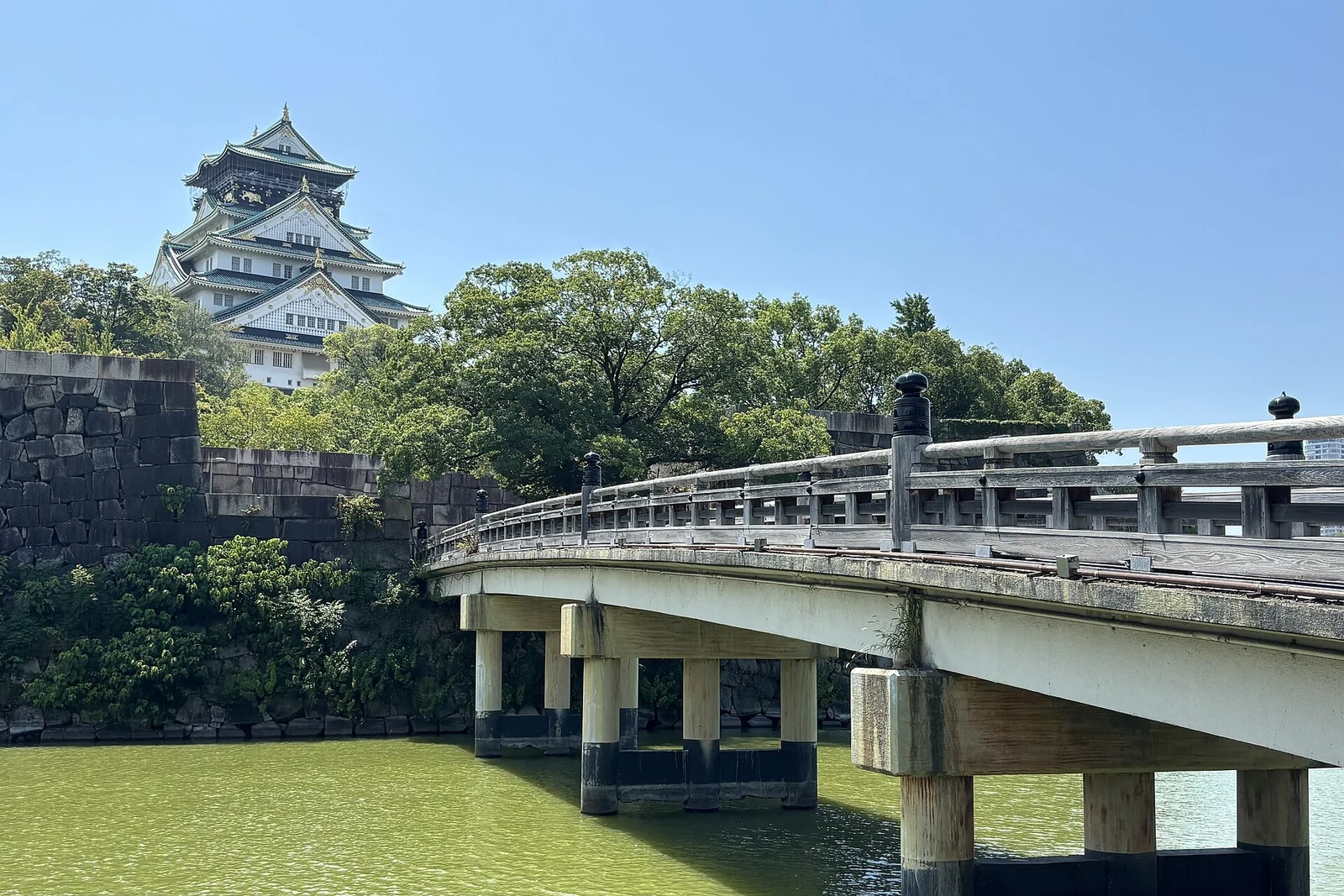 Osaka Castle beyond Gokurakubashi Bridge and the moat.