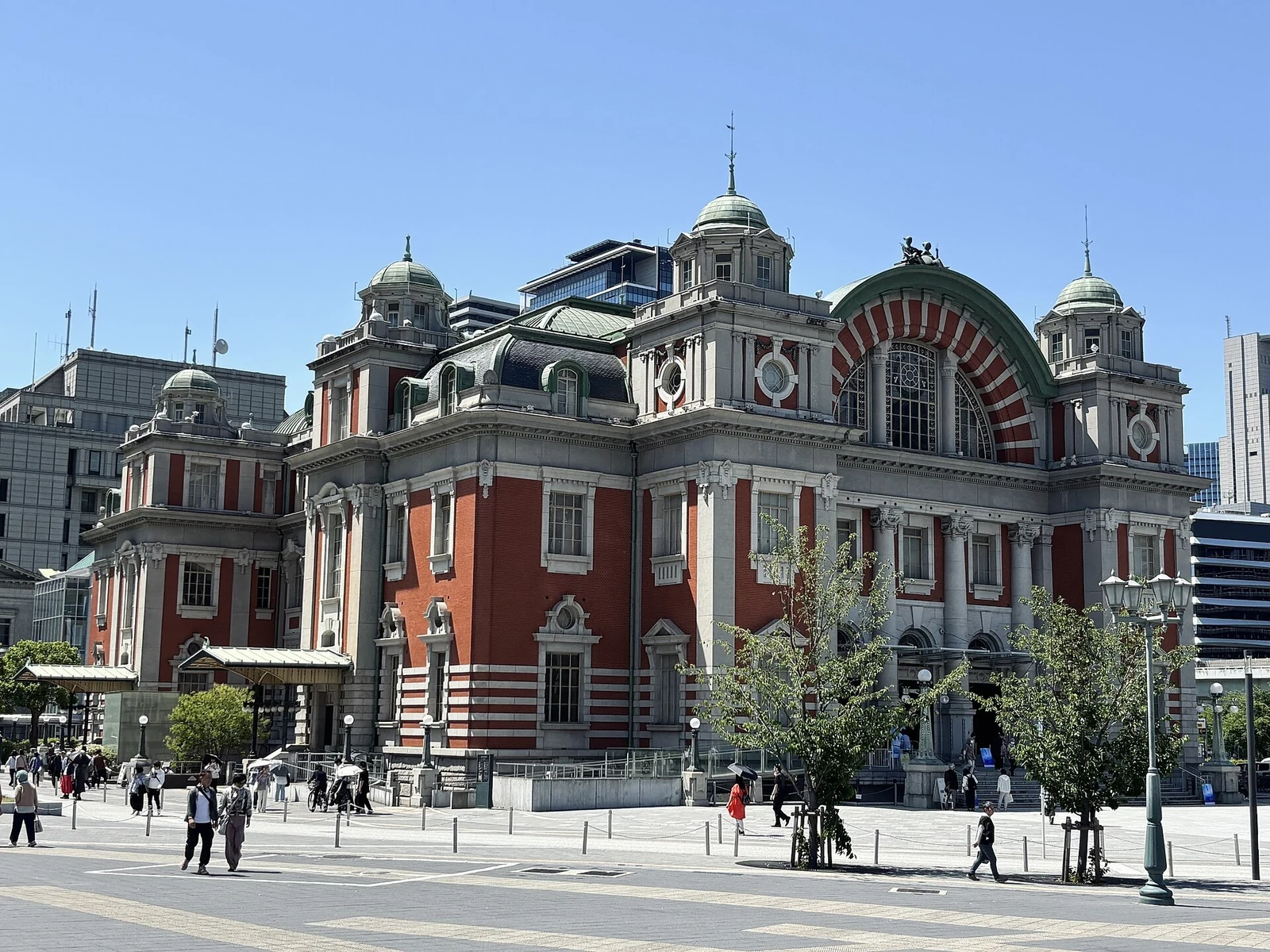 Osaka City Central Public Hall beside the street.