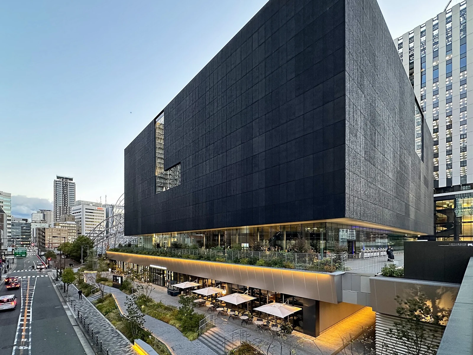 Another exterior view of Nakanoshima Museum of Art.