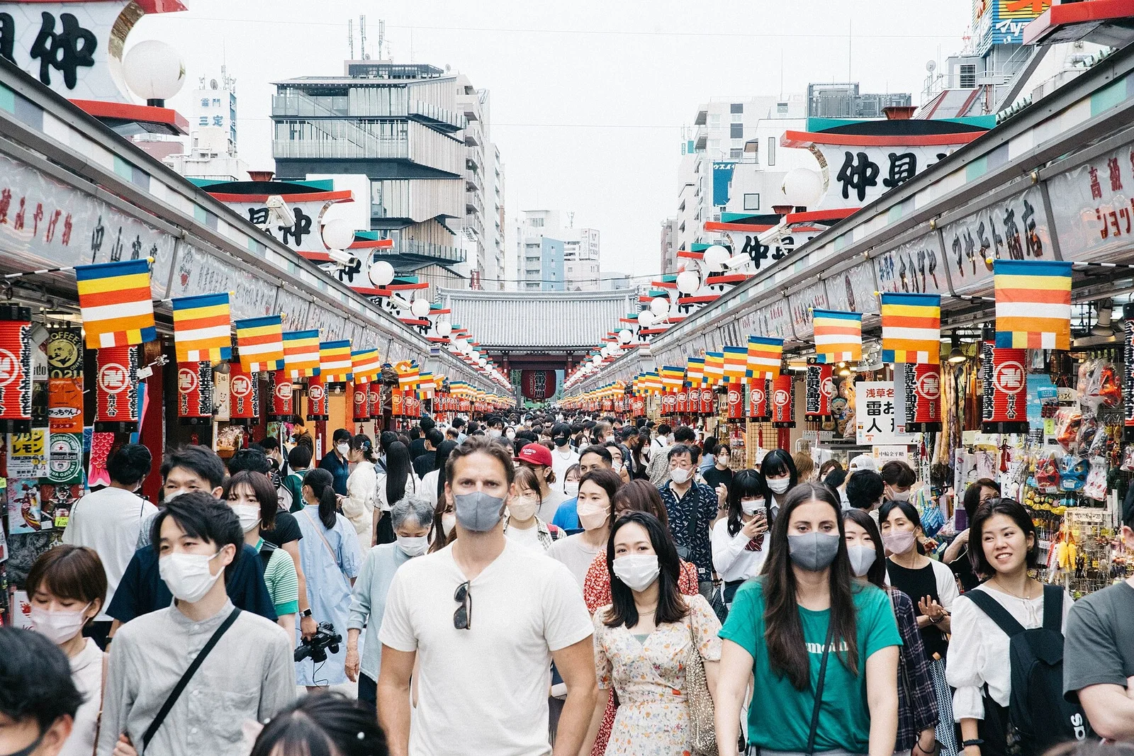 Shops and visitors along Nakamise in Asakusa.