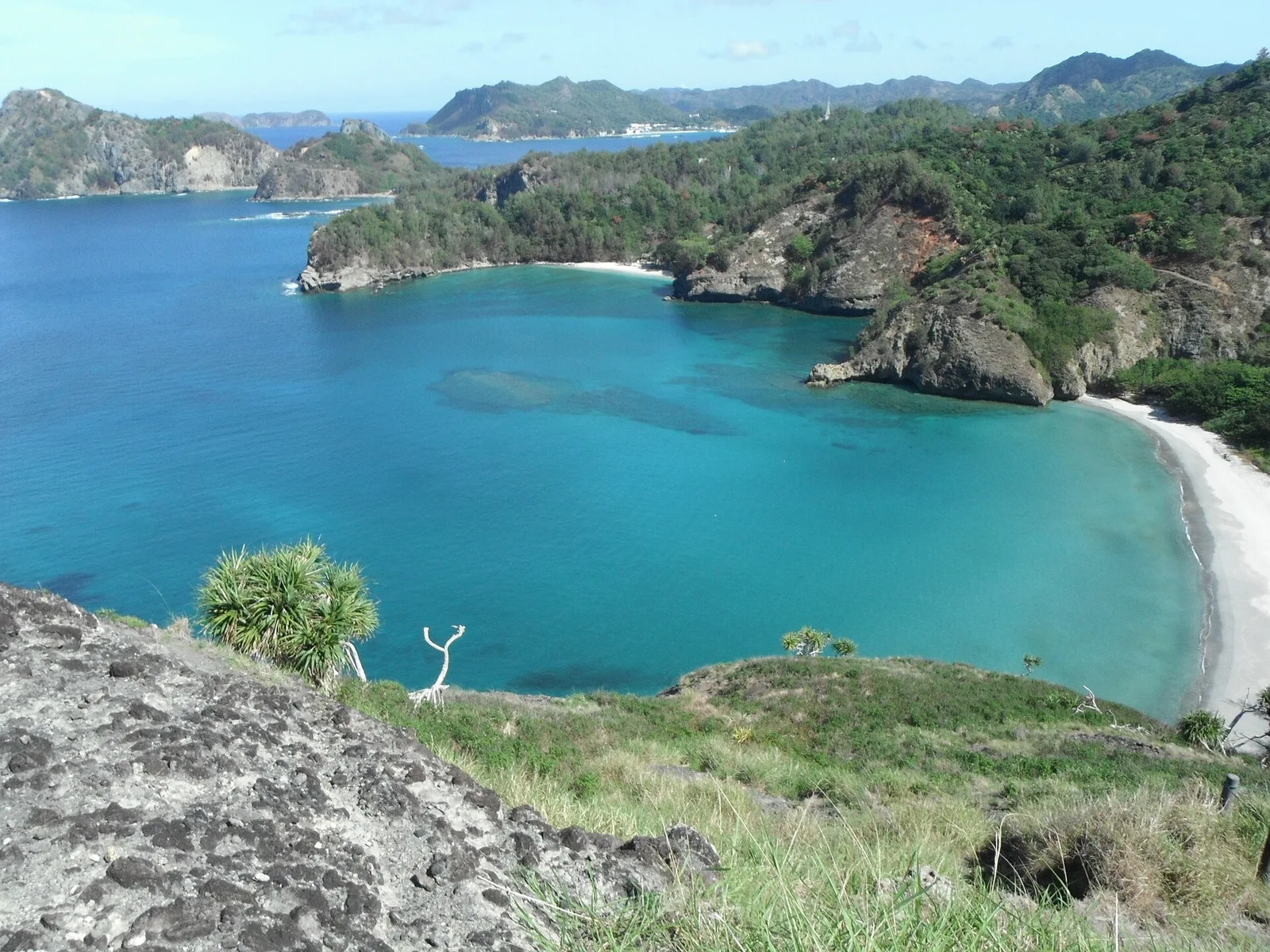 Kominato Beach seen from Nakayama Pass on Chichijima, in the Ogasawara Islands.