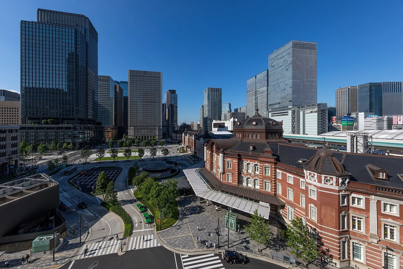 Tokyo Station and Marunouchi's high-rise buildings seen from above.